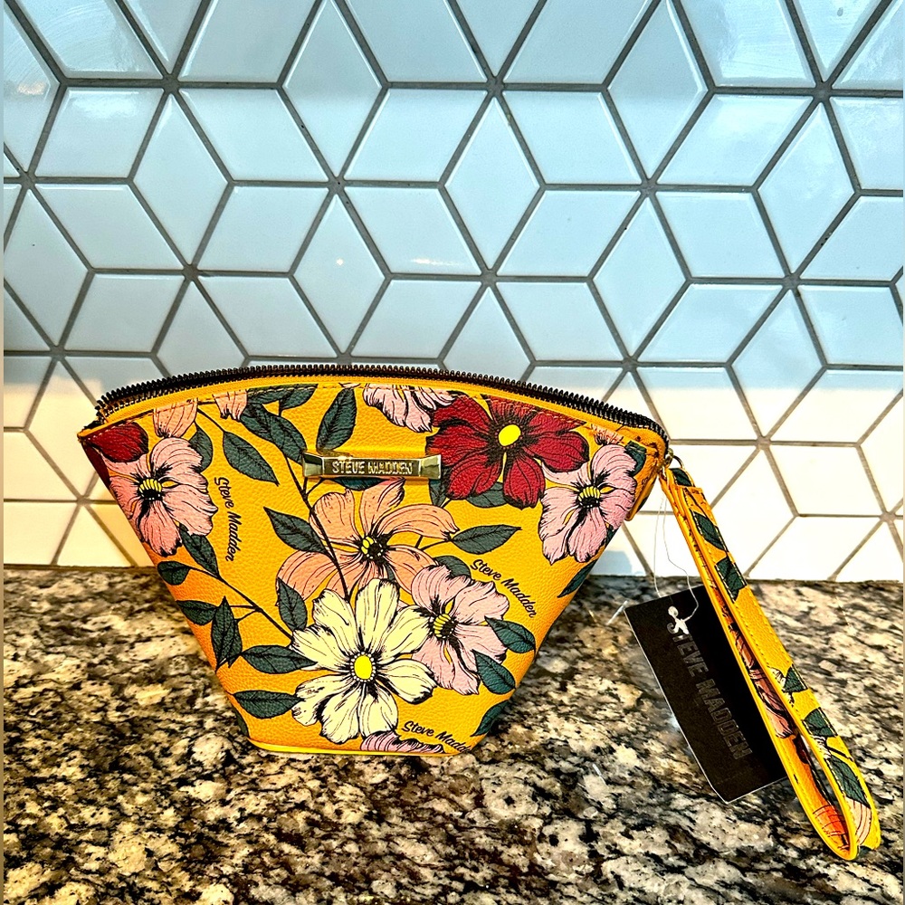 Steve Madden mustard bucket wrislet cosmetic clutch purse - NEW